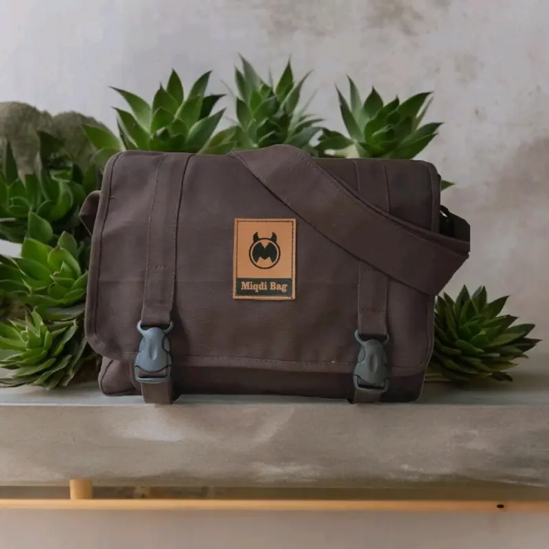 Miqdi Tas Selempang Kuliah Distro Keren Simple Dan Modis Kanvas Pria 0