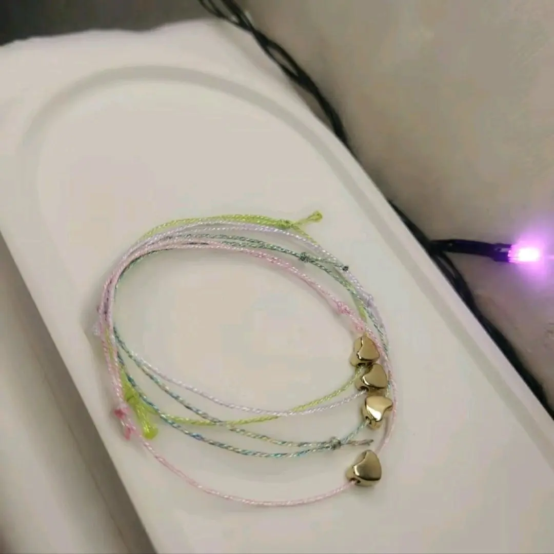 Gelang tali kilap kecil lucu imut model Korea dengan charm lope Elegan