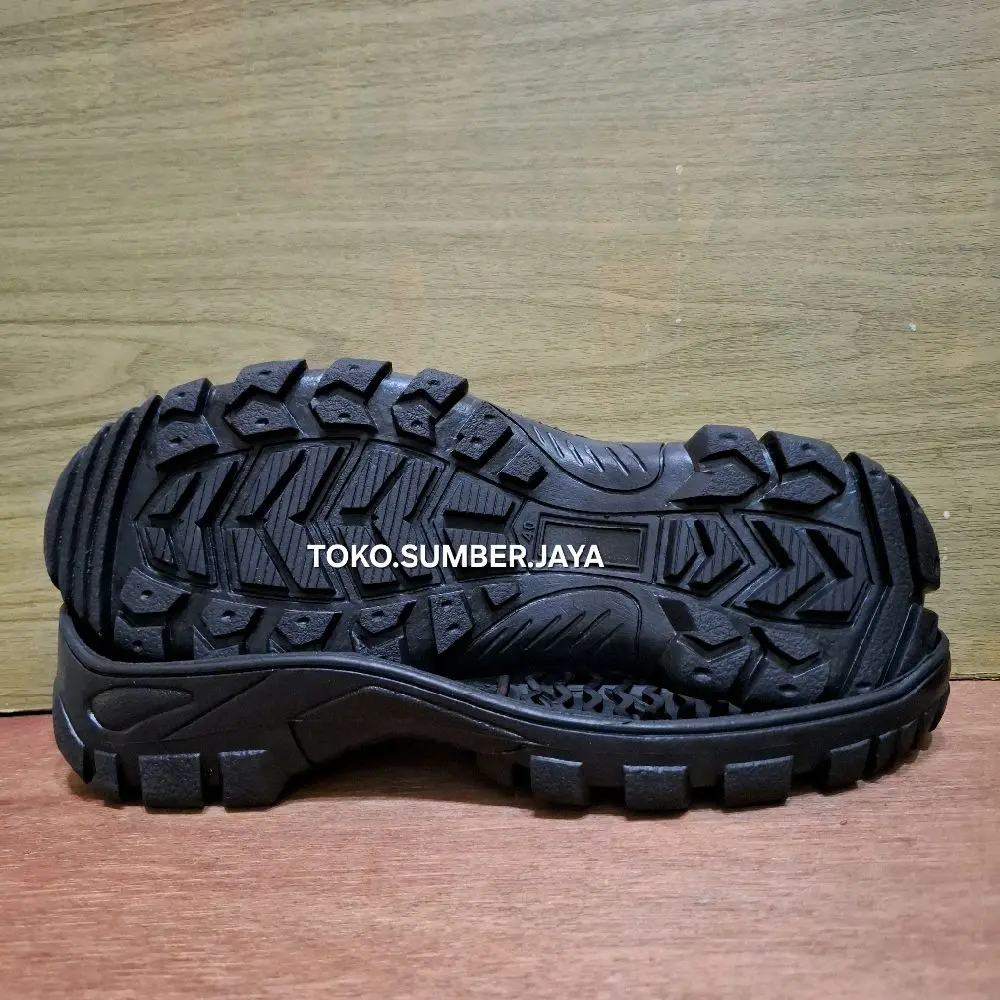 Outsole Sepatu Safety Pria -  Sepatu safety Krushers - Bahan karet Mentah Size 38-44