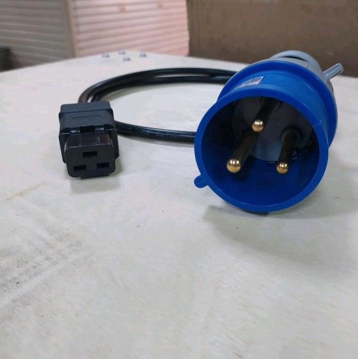 Gambar kabel converter UPS c19 to legrand male 32A power cord 3x2.5mm dari Gudang Rack Server Kota Administrasi Jakarta Pusat Tokopedia