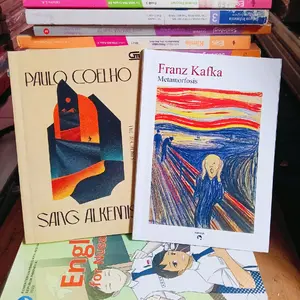 Paket 2 Buku Bacaan Sang Alkemis, Metamorfosis Franz Kafka