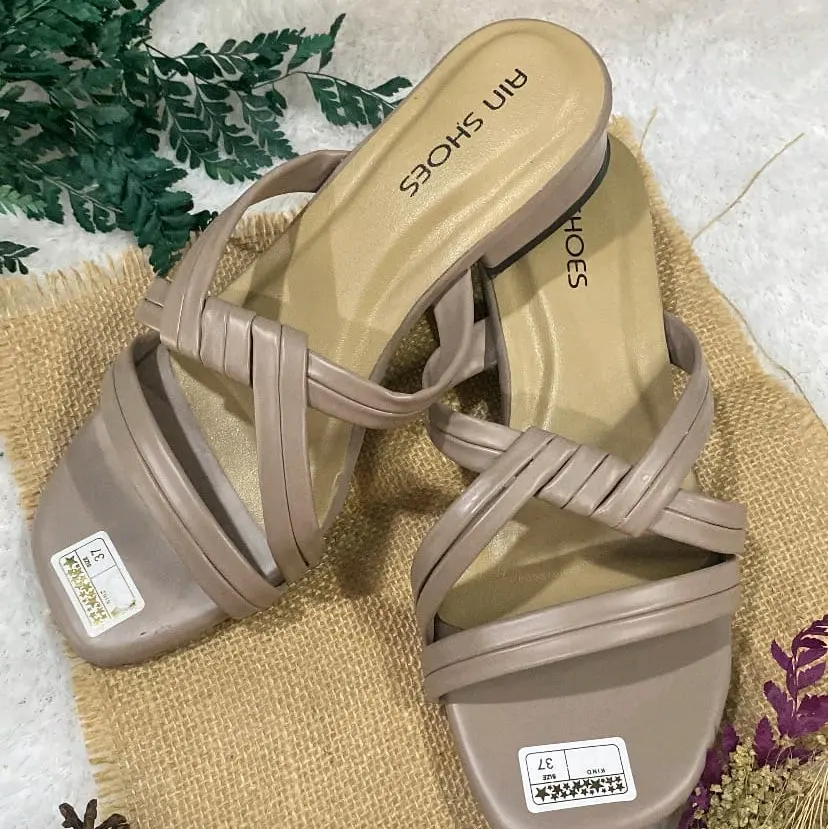 sandal heels wanita terbaru