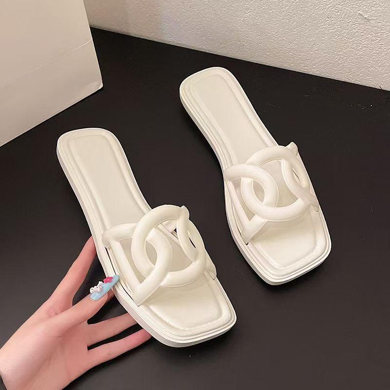 ‌Sepatu sandal plat pipih model 2025 sole lembut pantai nyaman serba bisa dipakai outdoor anti licin desain berlubang-berlubang ventilasi kepala kotak