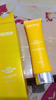Product Review of DEXSKIN BY DERMA EXPRESS Suncreen protection Cream ( Aesthetic Clinic of the year in Asia Pacific) from f**a 1