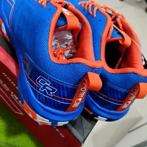 Hi-Qua Sepatu Badminton Challenger Addic Unisex Ringan & Tangguh dengan Teknologi Hot Melt Mesh dan Insole Double Foam untuk Performa Tinggi