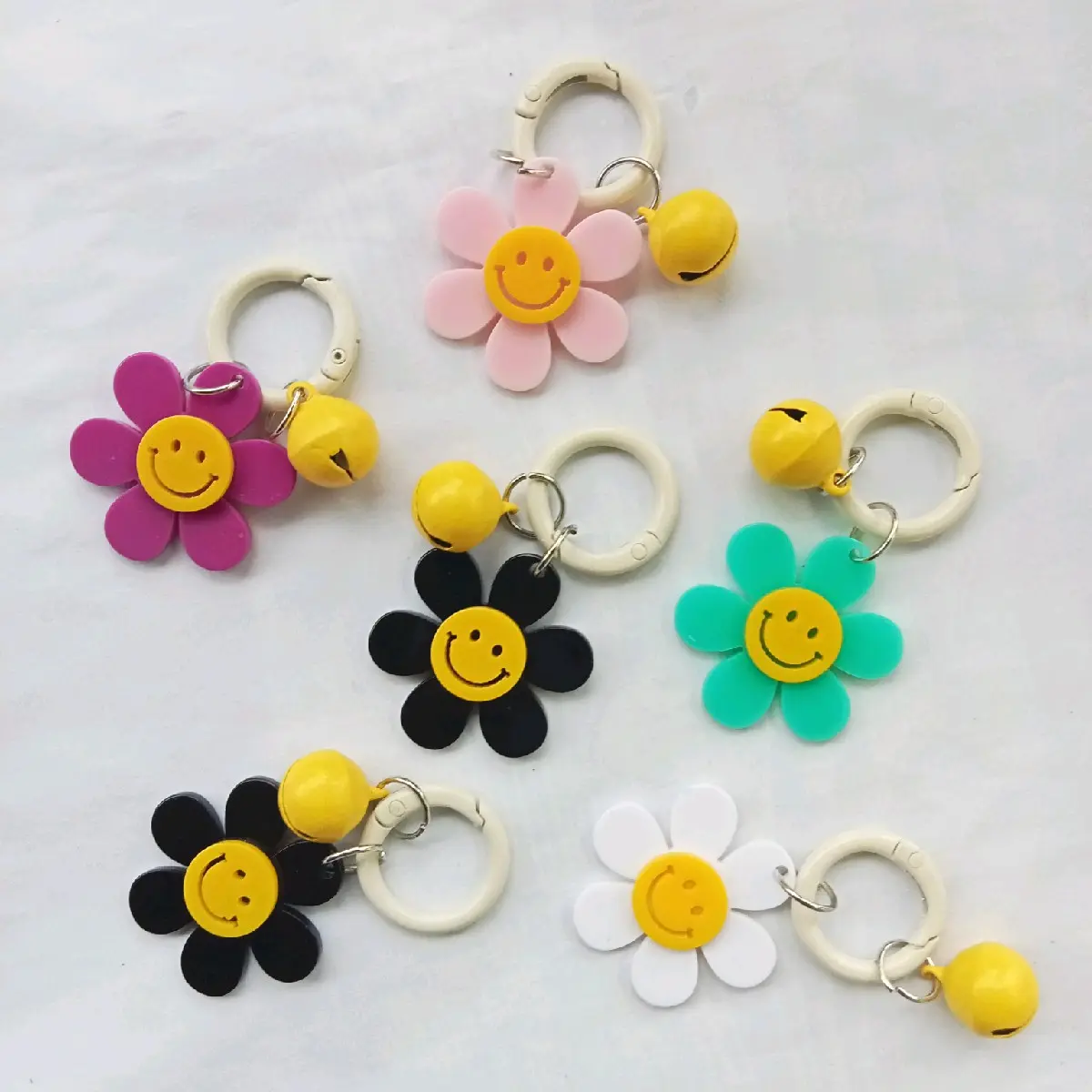 Bag charm/Keychain/Strapphone Bunga Daisy by kaeka