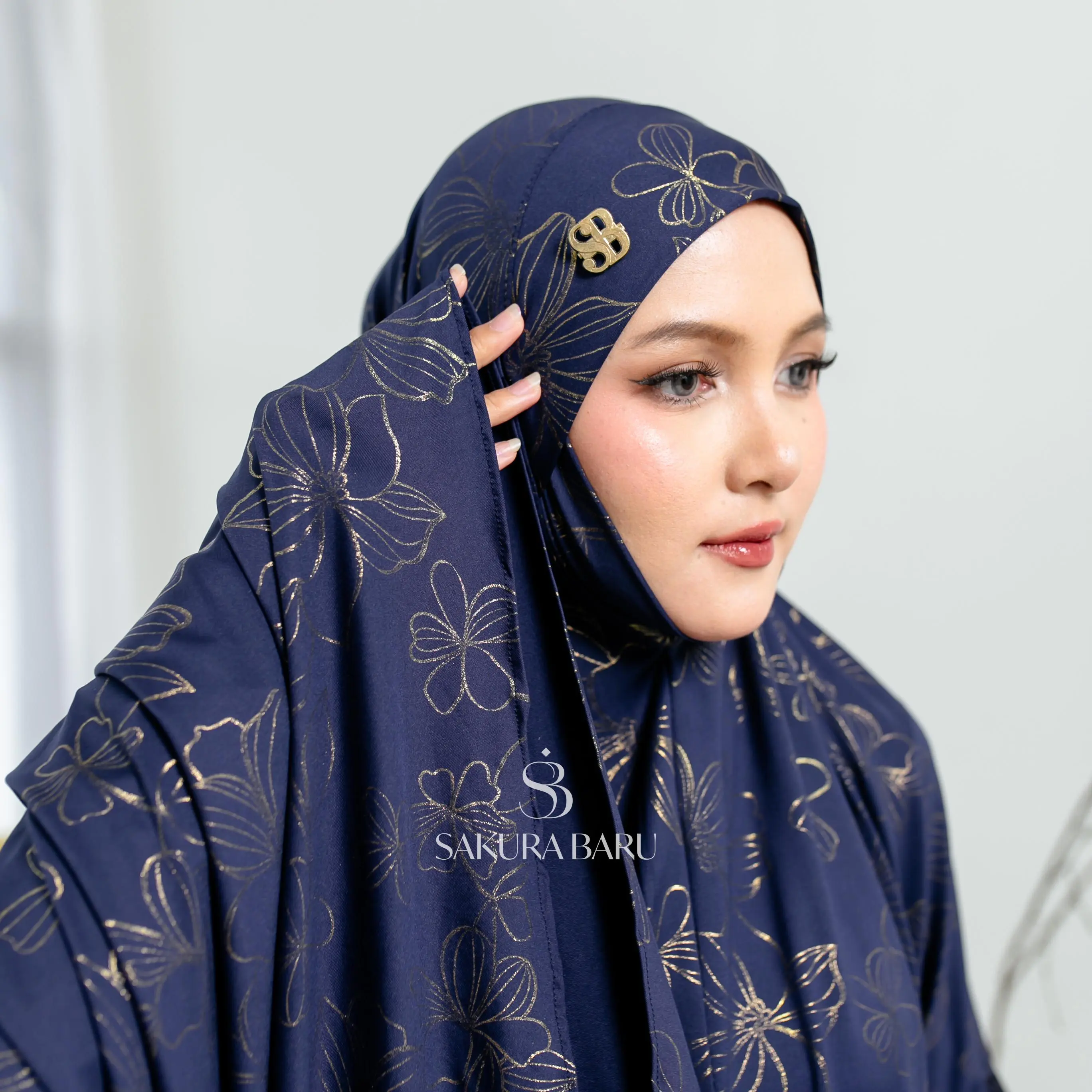 Navy Hafizah Magnolia