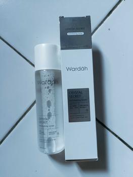 Product Review of WARDAH Crystal Secret Exfoliating Toner with Natural AHA+PHA 125 ml - Toner Untuk Eksfoliasi dengan Extract Edelweiss - Mencerahkan dan Menyamarkan Flek Hitam - Skincare from 🇮**C 0