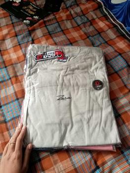 Product Review of Paket 4PCS 100RIBU Kaos Distro BAHAN SEMI KATUN MOTIF SIMPEL Ready SIZE M-L-XL-XXL-XXXL MIX BRAND from c**i 1