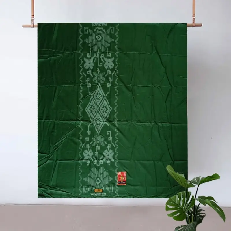 Wadimor Sarung Tenun Motif Tumpal Kembang Polos 2