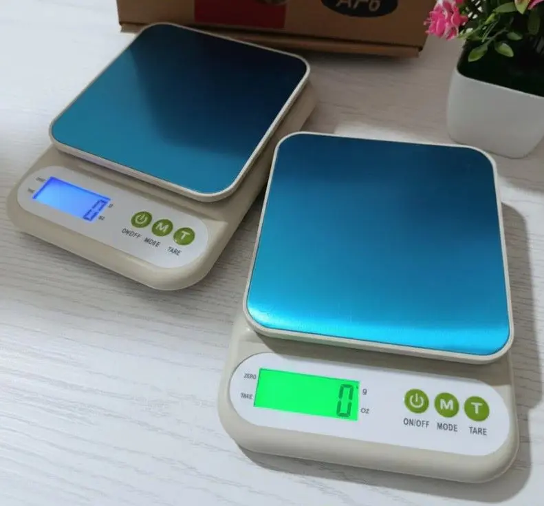 Timbangan Dapur digital 10kg alas stainless layar menyala