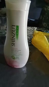 Product Review of Find It Store - Shinzui Skin Lightening Hand & Body Lotion 210ml | Lotion Tubuh | BPOM Original Memudarkan Pencerah Perawatan Scrub Mencerahkan Jamur Arbutin Memutihkan Niacinamide Wangi from ** C**y ** 1
