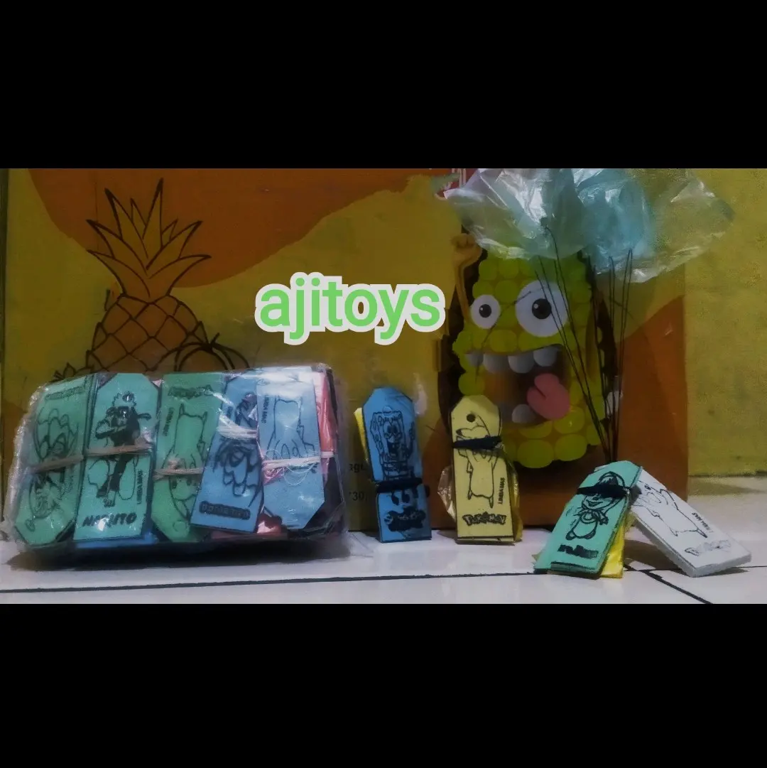 Mainan parasuitan kecil busa plastik warna warni Toys