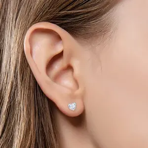 Anting tusuk wanita titanium Simple permata love menyerupai emas 24K