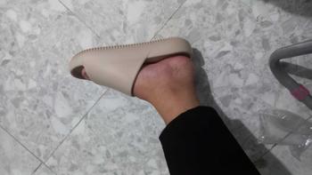Product Review of Dép Bánh Mì Chất Liệu EVA Cao Cấp Siêu Nhẹ Siêu Êm Kháng Nước Chống Trượt from A** T**n 0