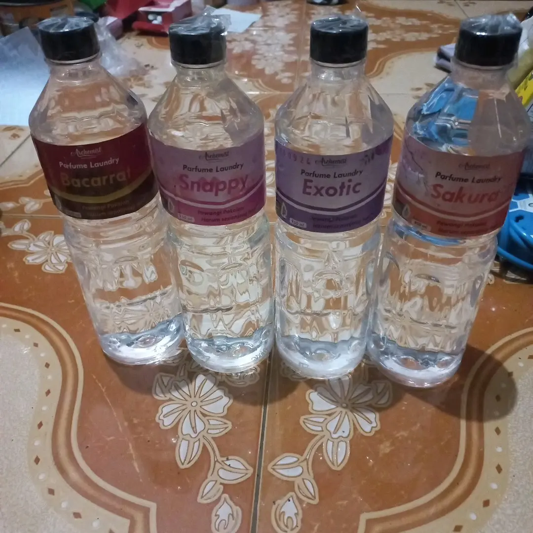 parfum laundry 1 liter wangi tahan lama snappy sakura exotic baccara
