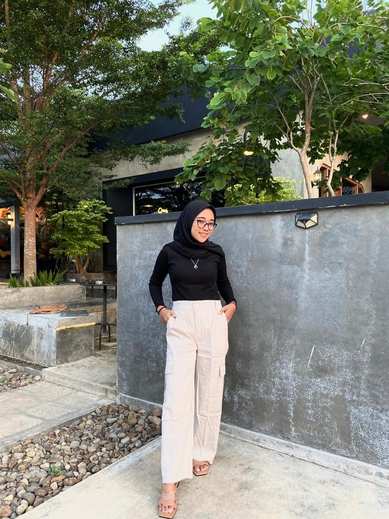 Product Introduction of Zena Celana Kulot Cargo Wanita Highwaist Premium Berkancing Rasleting Bahan Twill Combad Premium Kekinian Korean Style pants unsex hitam【cargo】 celanakulot 3