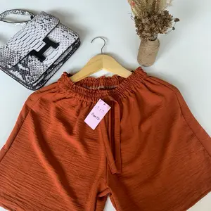 Celana Pendek Wanita Hot Pants Bahan Cringkle Airflow Premium Harga Murah Full Karet All Size Stylish Cocok untuk Semua Ukuran Tubuh