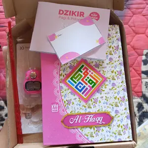 Hampers Box Gift Kado Al Quran A6 Dan Tasbih Digital Muslim/ Muslimah Murah Ulang Tahun.