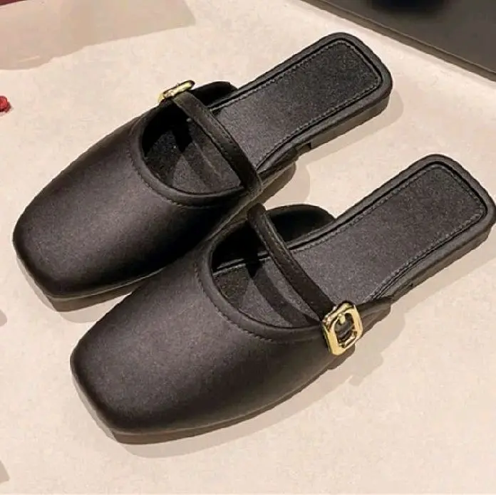 Sandal Wanita Flat Mules – Sandal Elegan dengan Aksen Gold (Size 36-41) 3