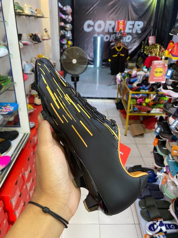 SEPATU LIGHTSPEED REBORN BLACK/PALE GOLD FG/IN 2