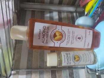 Product Review of Buttered Almond Series 2 in 1 Shower Oil + Body Oil Bundling Hemat Paket Melembabkan dan Mencerahkan Kulit Kering dan Kusam from r**8 0