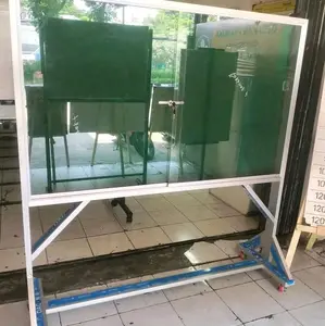 Papan Informasi Kaca Transparan standing ukuran 100X150 dengan Bingkai Logam Putih untuk Display dan Informasi