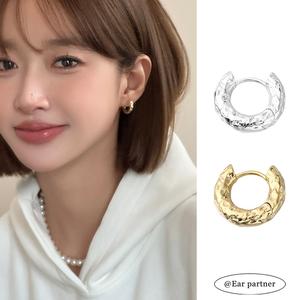 EAR PARTNER-韓国風 テクスチャード プレーンリングピアス 高級感リングピアス 新作 爆売れピアス レディース シンプル スタッドピアス（eh.2509）