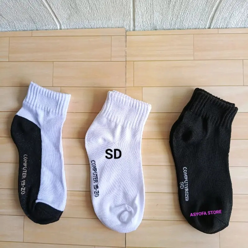 ISI 6 PASANG KAOS KAKI PUTIH TELAPAK HITAM POLOS UKURAN ANAK SD/KAOS KAKI PENDEK COWOK DAN CEWEK UNTUK ANAK SD/KAOS KAKI ANAK SD UKURAN DI ATAS MATA KAKI Fashion 0