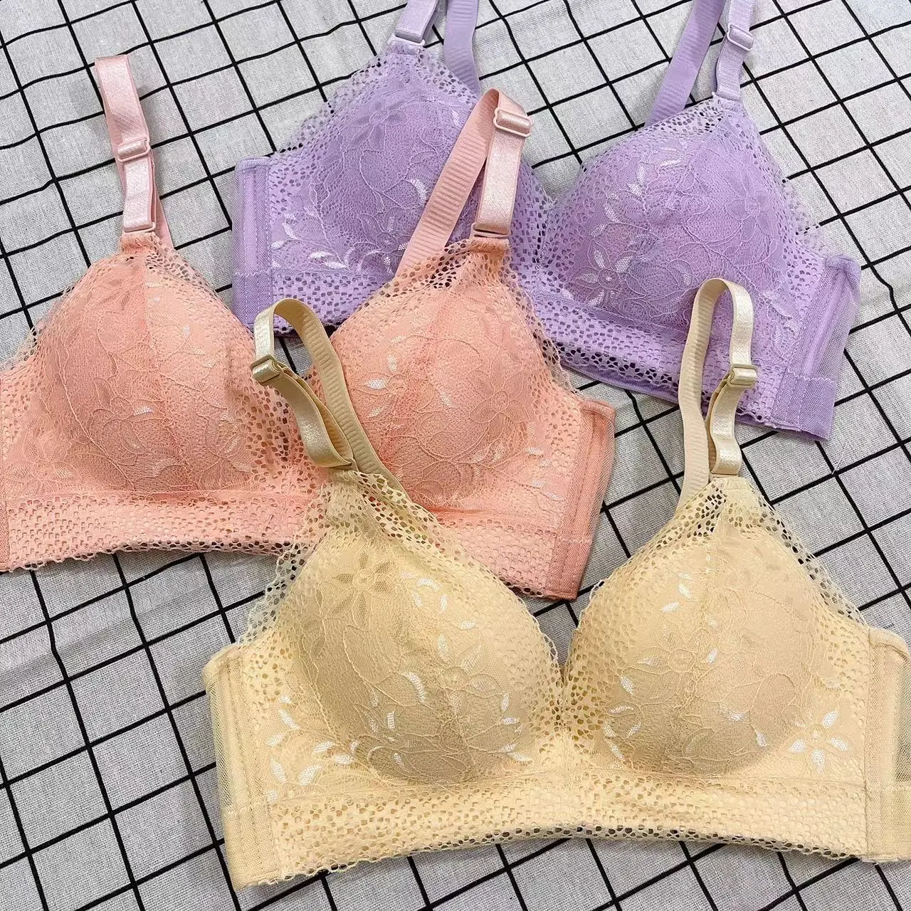 3 PC Bra / bh Wanita 208# 32-38 Busa TipisTidak Ada Kawat Motif Renda Katun Lembut
