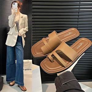 จัดส่งจากกรุงเทพฯ รองเท้าแตะเกาหลี สำหรับผู้หญิง รองเท้าแตะผู้หญิง 2025 รองเท้าแตะลิ่มหรูหรา รองเท้าแตะกันลื่น เหมาะสำหรับผู้หญิง รองเท้าสไตล์แฟชั่น