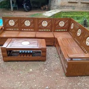 Sudut Domini Kayu Natural dengan Desain Elegan untuk Ruang Tamu Anda