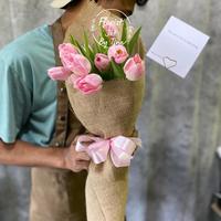 Gambar Buket bunga Tulip segar wrapping rajut dari Florist JKT Kota Administrasi Jakarta Barat 3 Tokopedia