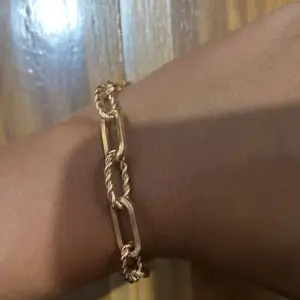 Gelang Hati Wanita Titanium Anti Karat Gold Liontin Berlian Aksesoris Fashion Gelang Kupu Lapis Emas