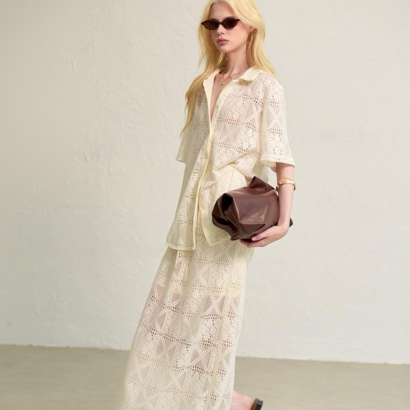 Berries | Kimmie Set | Set áo sơmi kèm váy chất thun len hoạ tiết có lót dày dặn