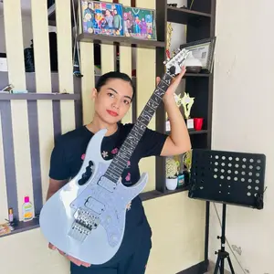 Ibanez Jual Gitar Ibanez Jem Flowers dengan Desain Elegan dan Suara yang Memukau