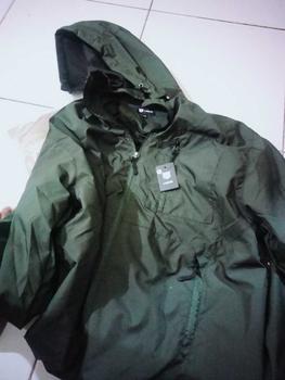 Product Review of Larisko Jaket Windbreaker Wexzy Waterproof Premium from g**9 2