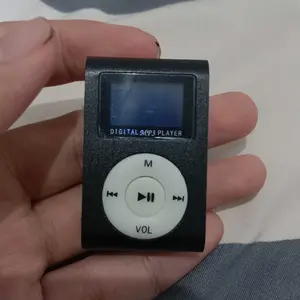 ZUCZUG Pod MP3 Player TF Card dengan Klip dan Layar LCD - ZC10