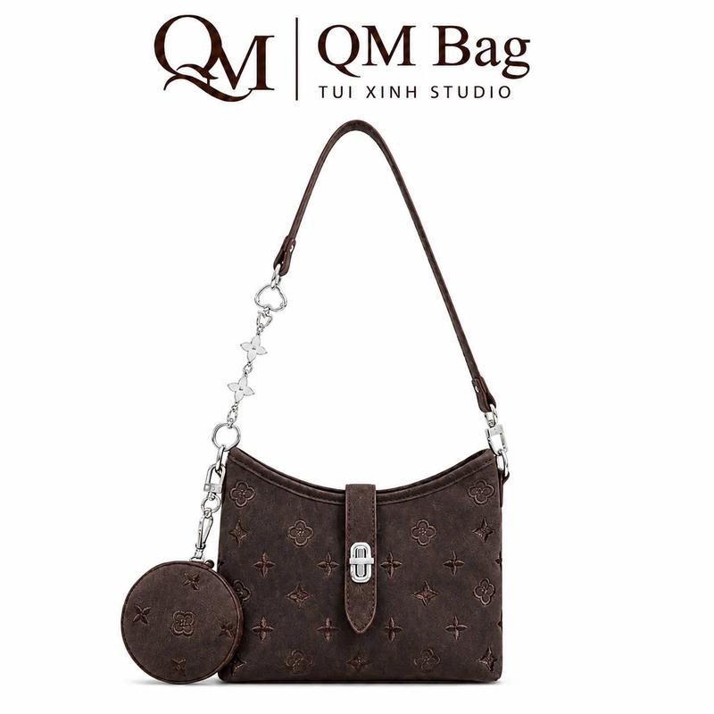 QM Bag Túi Nhìn Là Mê  – Càng Nhìn Càng Sang! Thiết Kế Thời Trang Thanh Lịch Dễ Phối Đồ Họa Tiết Chìm Tinh Tế Khóa Kim Loại Sang Trọng Túi Tròn Mini Cực Xinh