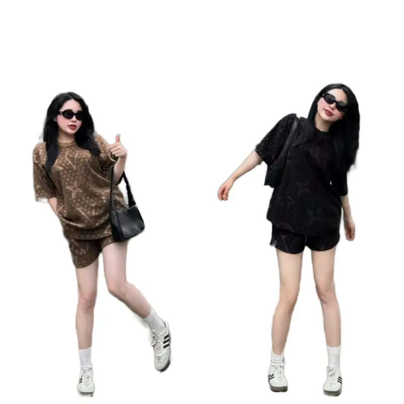 Bộ Cộc Lờ Vê Nhung Tăm Cổ Dệt Hoạ Tiết Dập Vân Thời Trang Nam Nữ