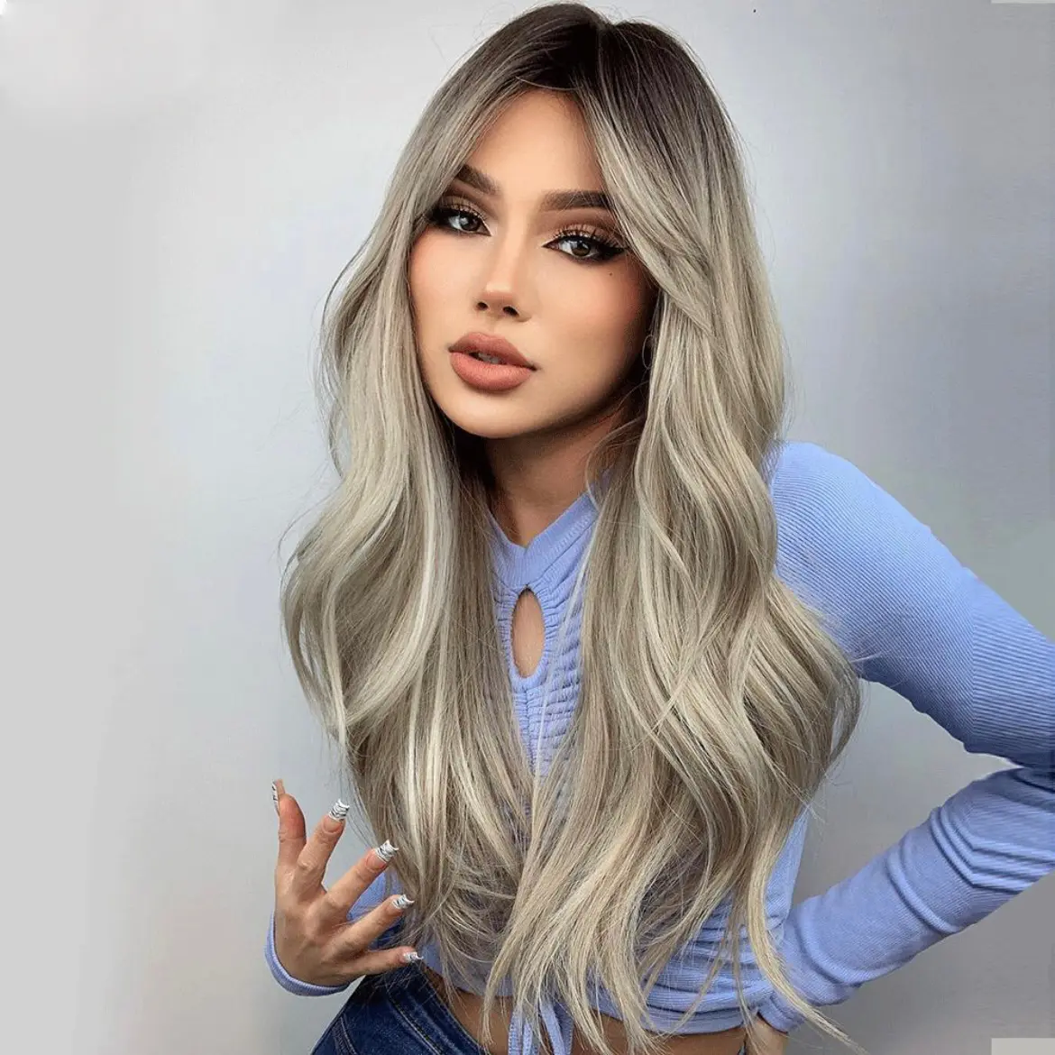 วิกผมแฟชั่น HAIRCUBE Y2K สีเทาแอชดำ Ombre พร้อมไฮไลท์ วิกผมหยักศกยาว