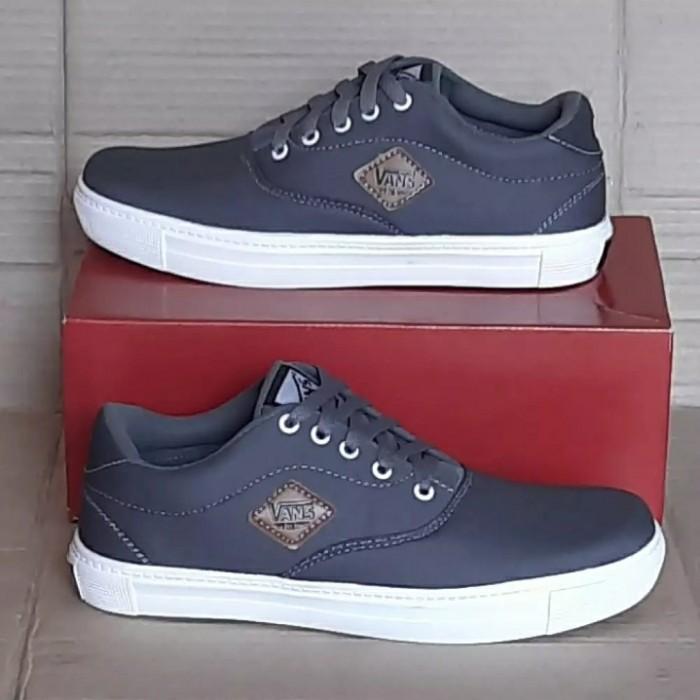 Miliki Sepatu Sport Untuk Kerja 2