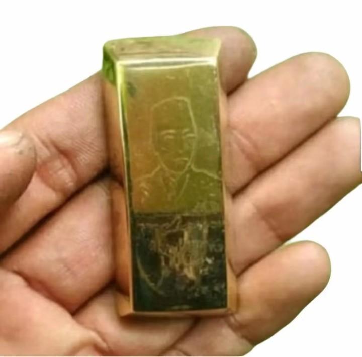 Product Introduction of koleksi LM emas gambar soekarno kuningan 5