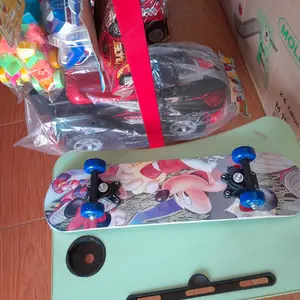 SPEEDS Papan Skateboard Anak Bergambar Papan Luncur Hiburan Olahraga Anak Outdoor 028-2406