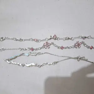 【Sktlz】 Gelang Sakura Merah Muda dengan Bunga untuk Wanita – Hadiah Spesial Sahabat Terdekat dengan Rantai Elegan