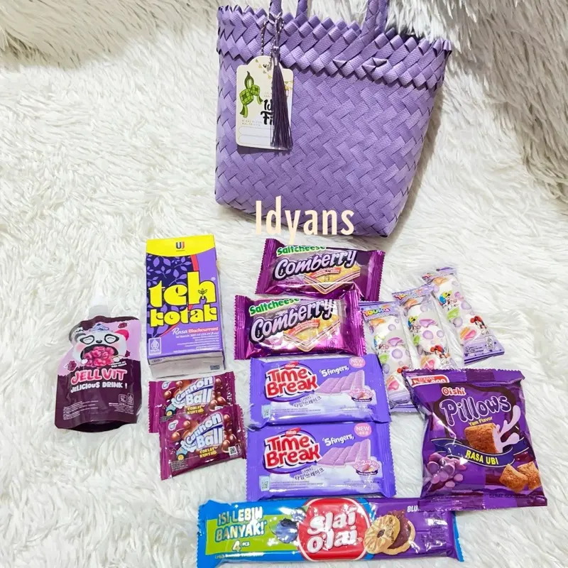 ￼HAMPERS SNACK TAS LURIK MINI HAMPERS MINI PARSEL MINI HAMPERS LEBARAN TAS LURIK AESTHETIC HAMPERS SIMPLE HAMPERS SNACK MURAH Gift Food 1