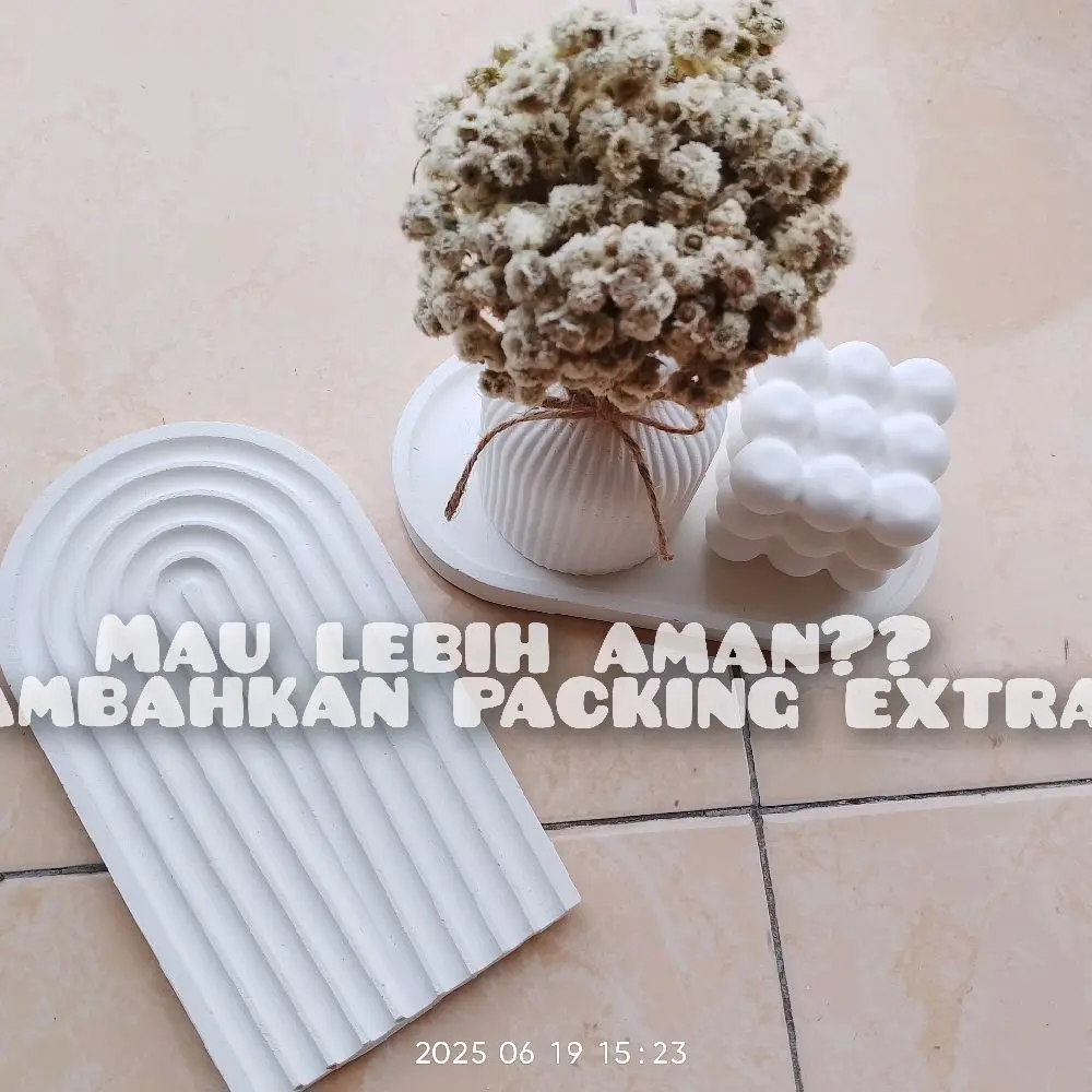 Vas putih set 5 item properti konten fotografi