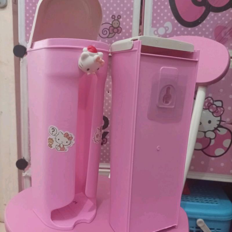 Wadah plastik hello kitty pinky 1