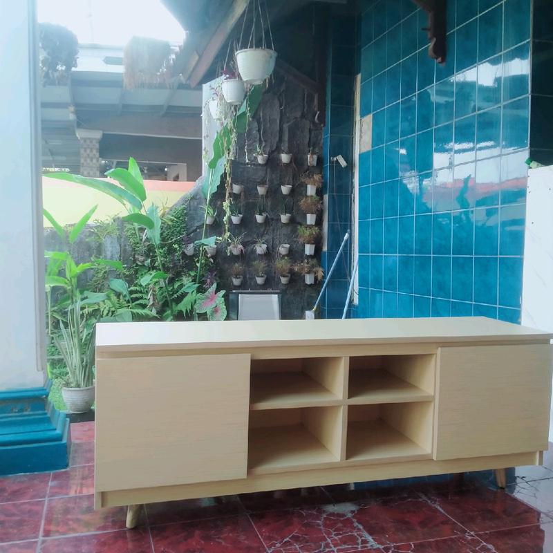 Meja TV Minimalis dan Elegan - Furniture 4