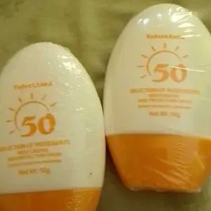 SPF50+ suncreen krim tabir surya pemutih lsolation sunscreen facial refreshing UV50gSunscreen Wajah Sunblock Wajahdan Badan 50g Refreshing Non-GreasySUNBLOCK TABIR SURYA Berminyak Mencerahkan Pencerah Pria Vitamin Aging Facial Niacinamide Perawatan Wanita